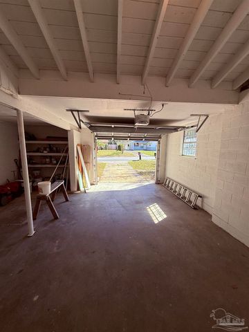 702 Loire Way, Pensacola, FL 32505