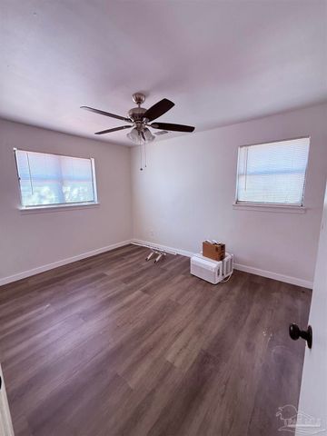 702 Loire Way, Pensacola, FL 32505