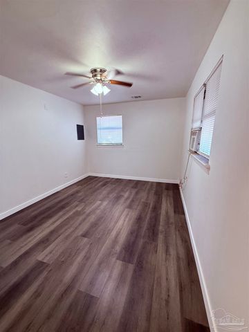 702 Loire Way, Pensacola, FL 32505