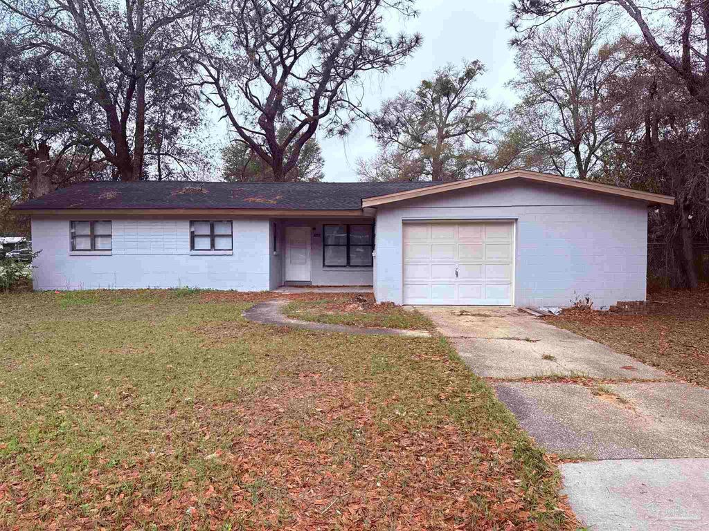 702 Loire Way, Pensacola, FL 32505