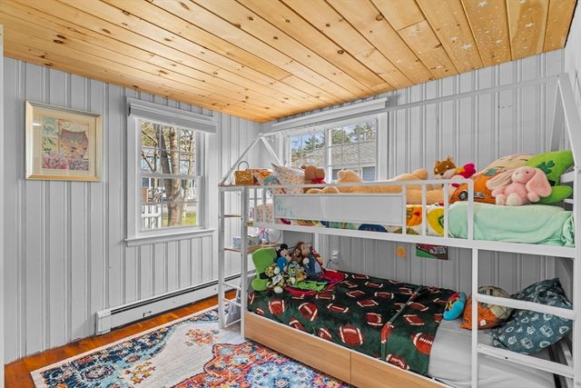 10 Beach Rd, Pembroke, MA 02359