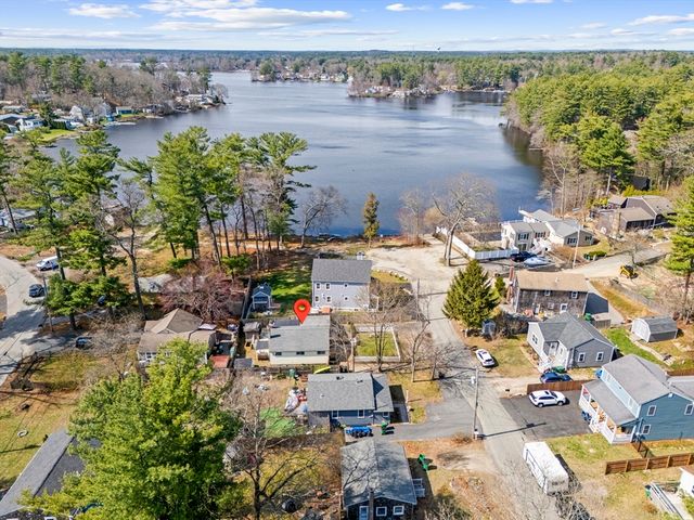 10 Beach Rd, Pembroke, MA 02359
