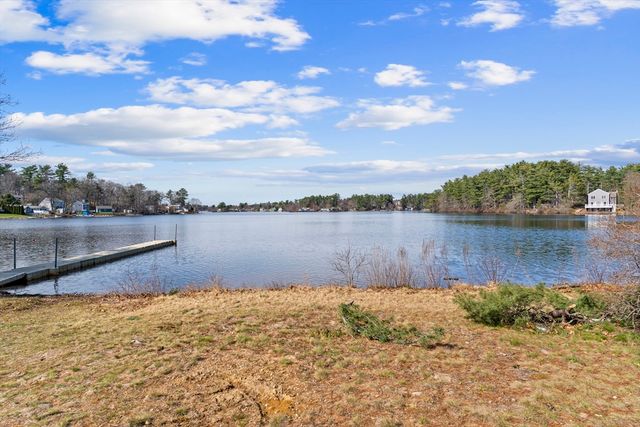 10 Beach Rd, Pembroke, MA 02359