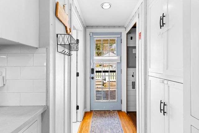 10 Beach Rd, Pembroke, MA 02359