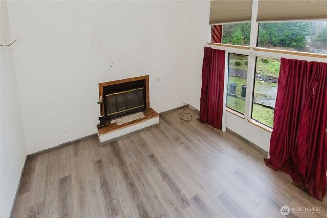 13607 W Raven Lane, Bremerton, WA 98312