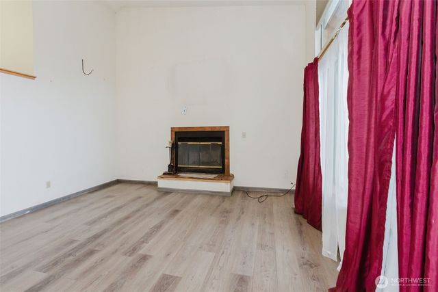 13607 W Raven Lane, Bremerton, WA 98312