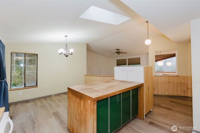 13607 W Raven Lane, Bremerton, WA 98312