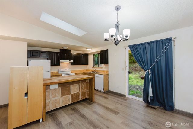 13607 W Raven Lane, Bremerton, WA 98312