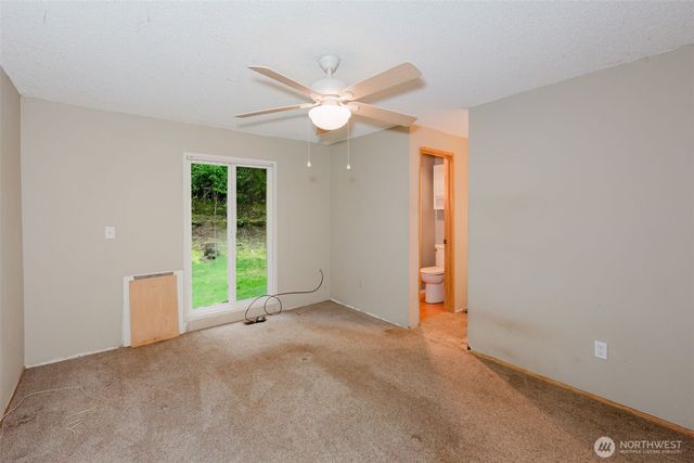 13607 W Raven Lane, Bremerton, WA 98312