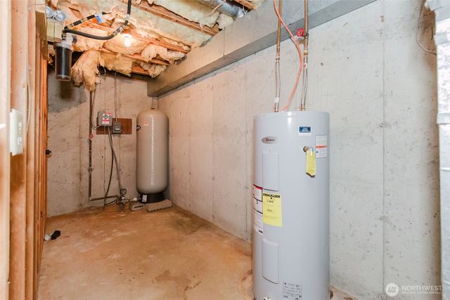 13607 W Raven Lane, Bremerton, WA 98312