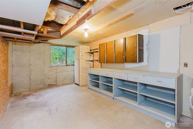 13607 W Raven Lane, Bremerton, WA 98312