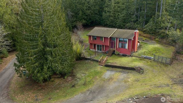 13607 W Raven Lane, Bremerton, WA 98312