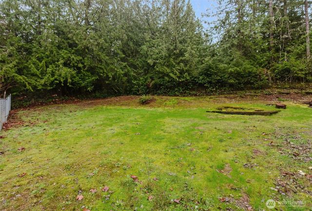 13607 W Raven Lane, Bremerton, WA 98312
