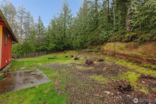 13607 W Raven Lane, Bremerton, WA 98312