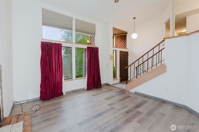 13607 W Raven Lane, Bremerton, WA 98312