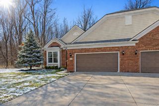 49724 Broadacre Drive 57, Macomb Township, MI 48042