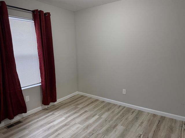 556 E Barney Avenue, Muskegon, MI 49444