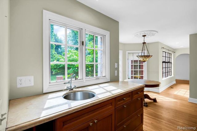 455 Linden Road, Birmingham, MI 48009