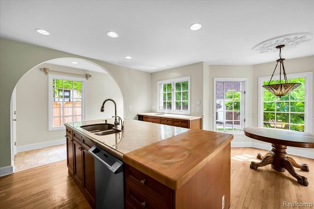 455 Linden Road, Birmingham, MI 48009