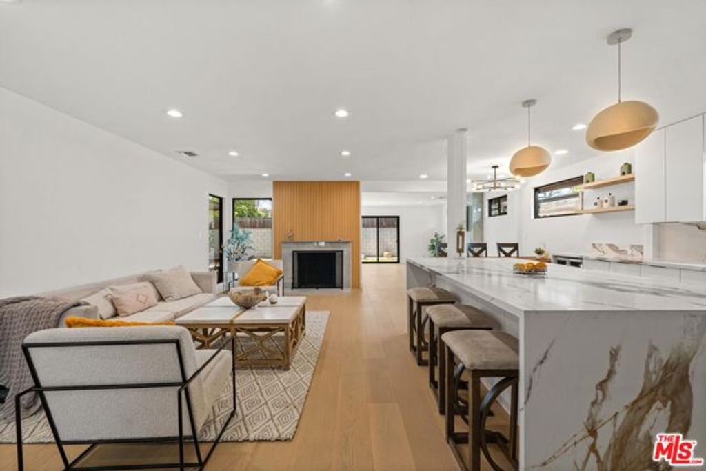 5253 Buffalo Avenue, Sherman Oaks, CA 91401