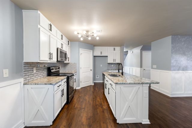 1240 Oxford Village Cv, Columbia, TN 38401
