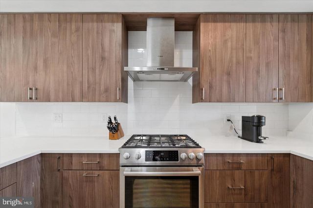 322 FAIRMOUNT AVE, Philadelphia, PA 19123