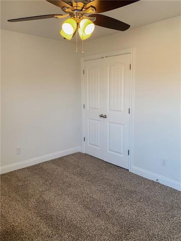 900 SW Crownview, Bentonville, AR 72712