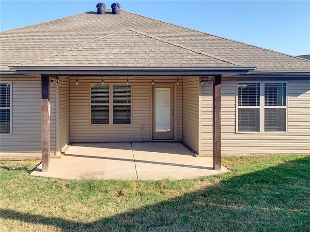 900 SW Crownview, Bentonville, AR 72712