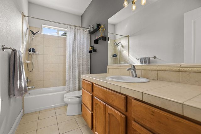 938 Leisha Lane, Redding, CA 96001