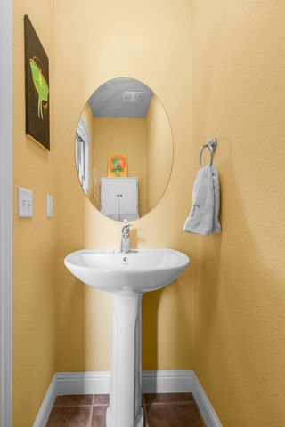 938 Leisha Lane, Redding, CA 96001