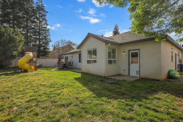 938 Leisha Lane, Redding, CA 96001