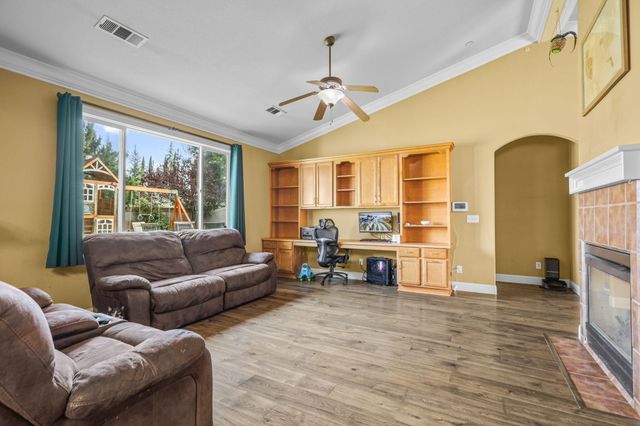 938 Leisha Lane, Redding, CA 96001