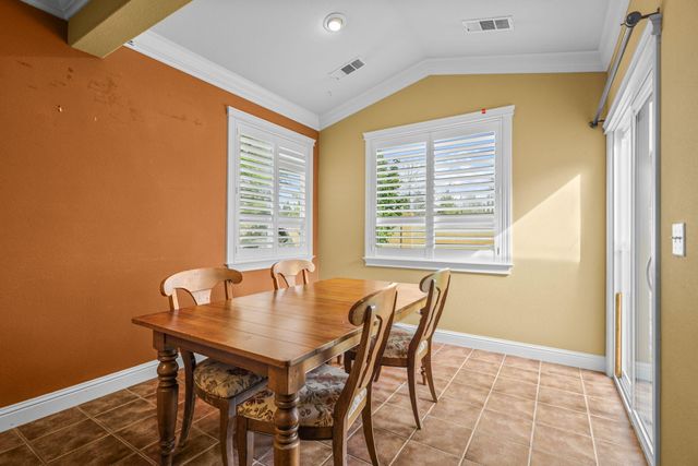 938 Leisha Lane, Redding, CA 96001