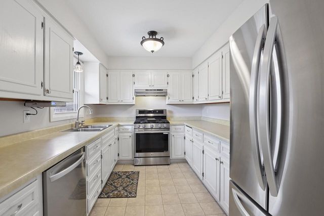 W310S9014 Cherokee PASS, Mukwonago, WI 53149