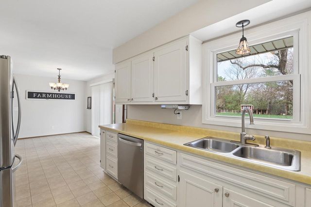 W310S9014 Cherokee PASS, Mukwonago, WI 53149
