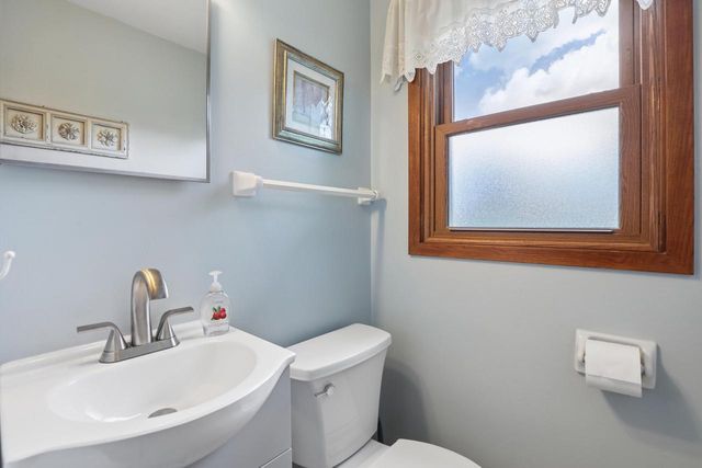 W310S9014 Cherokee PASS, Mukwonago, WI 53149
