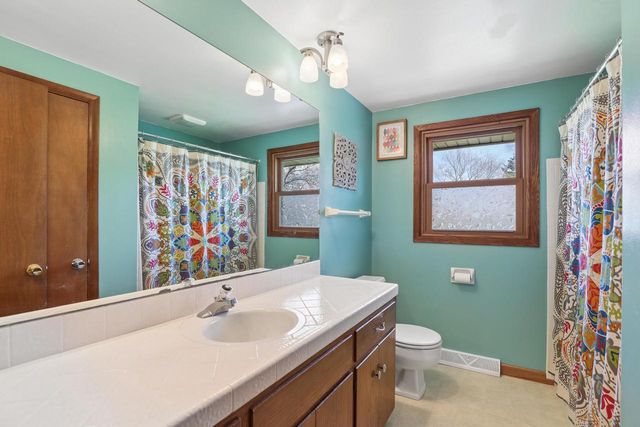 W310S9014 Cherokee PASS, Mukwonago, WI 53149