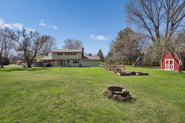 W310S9014 Cherokee PASS, Mukwonago, WI 53149