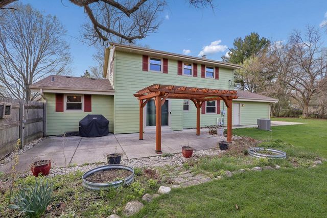 W310S9014 Cherokee PASS, Mukwonago, WI 53149