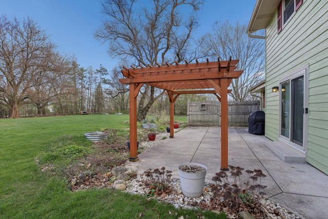 W310S9014 Cherokee PASS, Mukwonago, WI 53149
