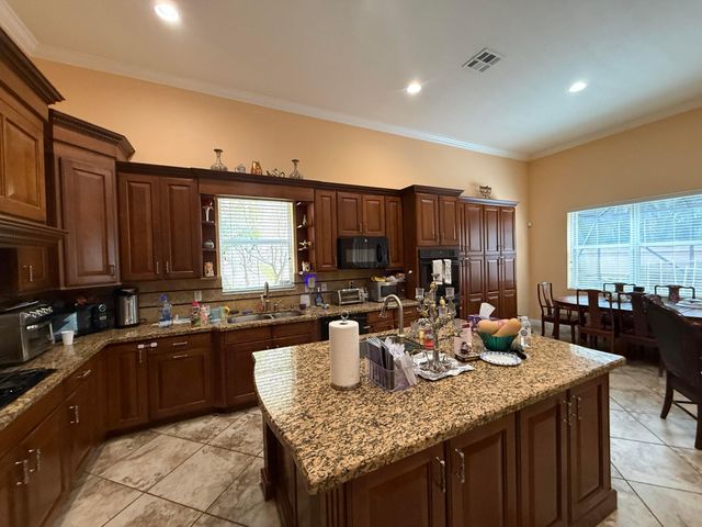 10247 Isle Wynd Court, Boynton Beach, FL 33437