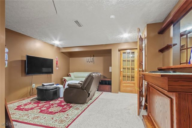 6309 Klines Drive, Girard, OH 44420