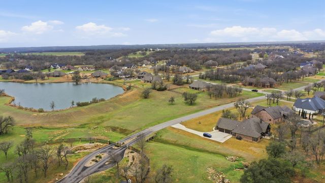 101 Lakeside Drive, Lipan, TX 76462