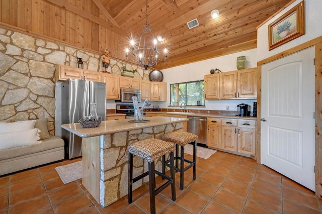 401 Madrone Canyon DR, Dripping Springs, TX 78620