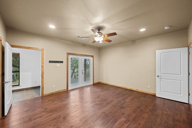 401 Madrone Canyon DR, Dripping Springs, TX 78620