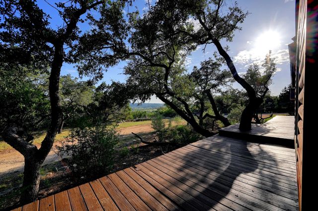 401 Madrone Canyon DR, Dripping Springs, TX 78620