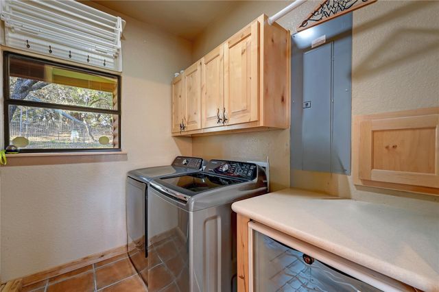 401 Madrone Canyon DR, Dripping Springs, TX 78620