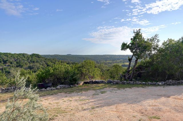 401 Madrone Canyon DR, Dripping Springs, TX 78620