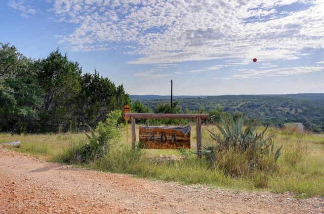 401 Madrone Canyon DR, Dripping Springs, TX 78620