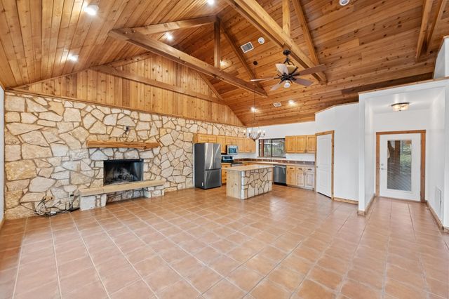 401 Madrone Canyon DR, Dripping Springs, TX 78620